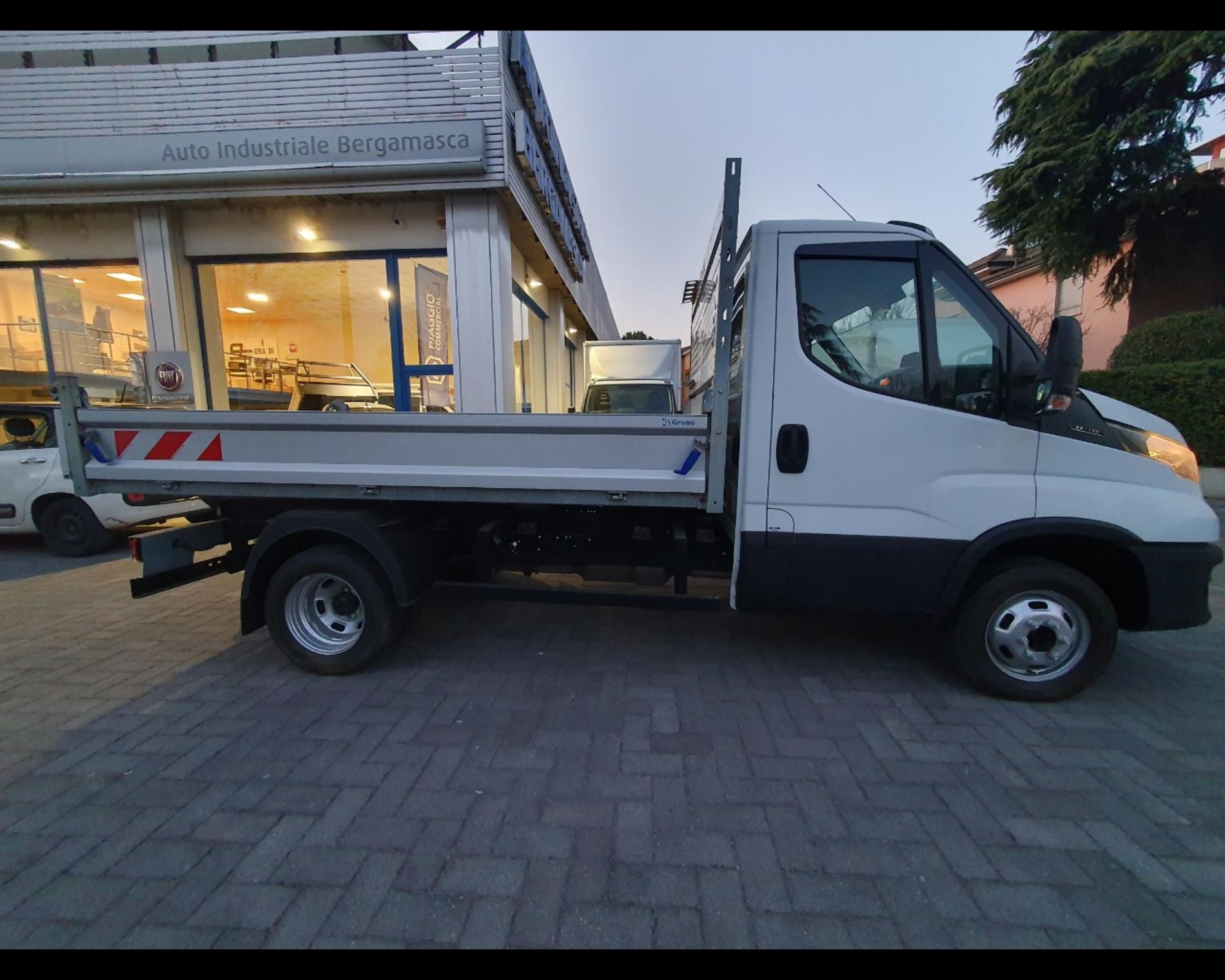 IVECO IVECO DAILY 35C14 CON RIBALTABILE  - AUTO INDUSTRIALE BERGAMASCA
