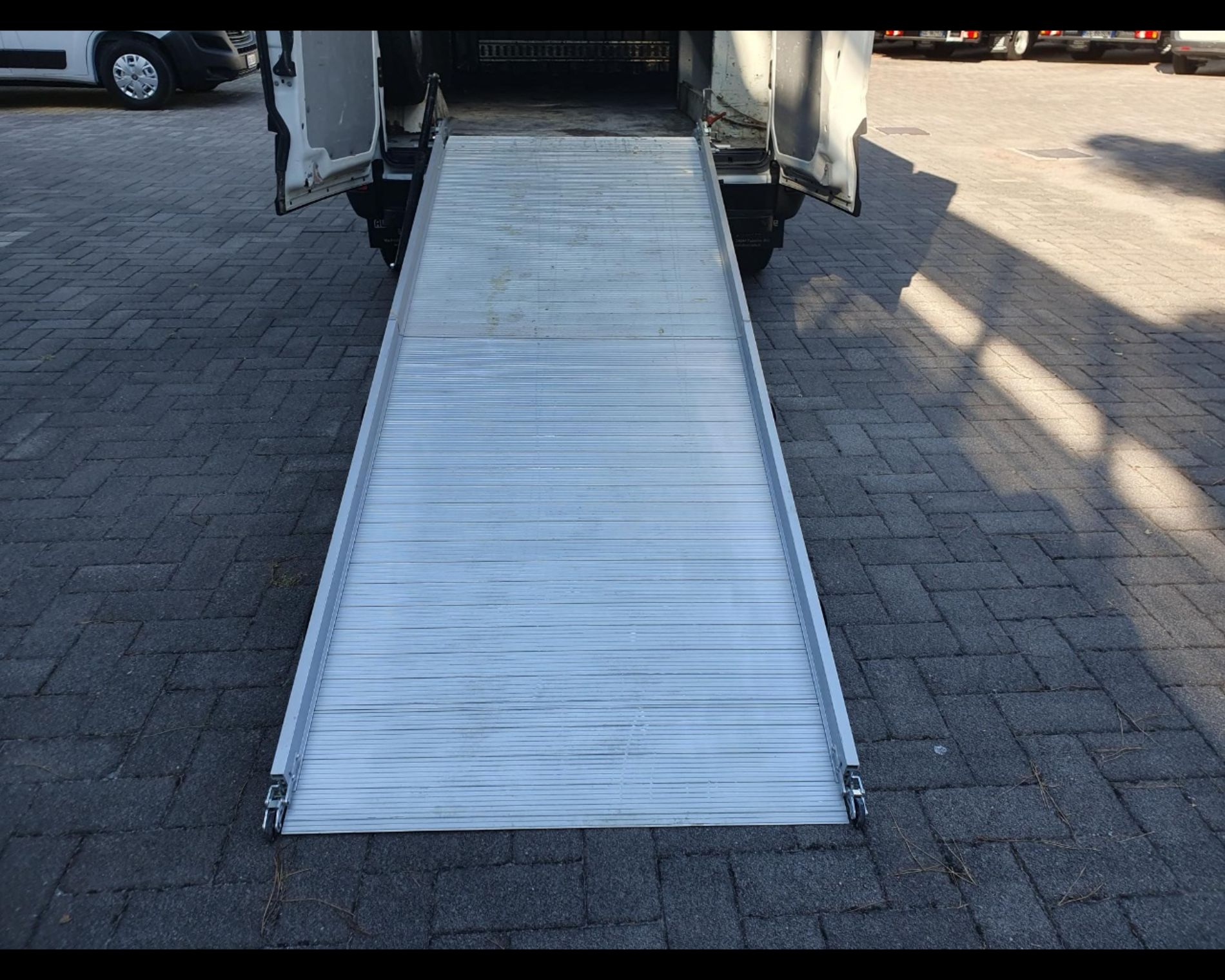 IVECO IVECO DAILY VAN L2H2 CON SPONDA - AUTO INDUSTRIALE BERGAMASCA