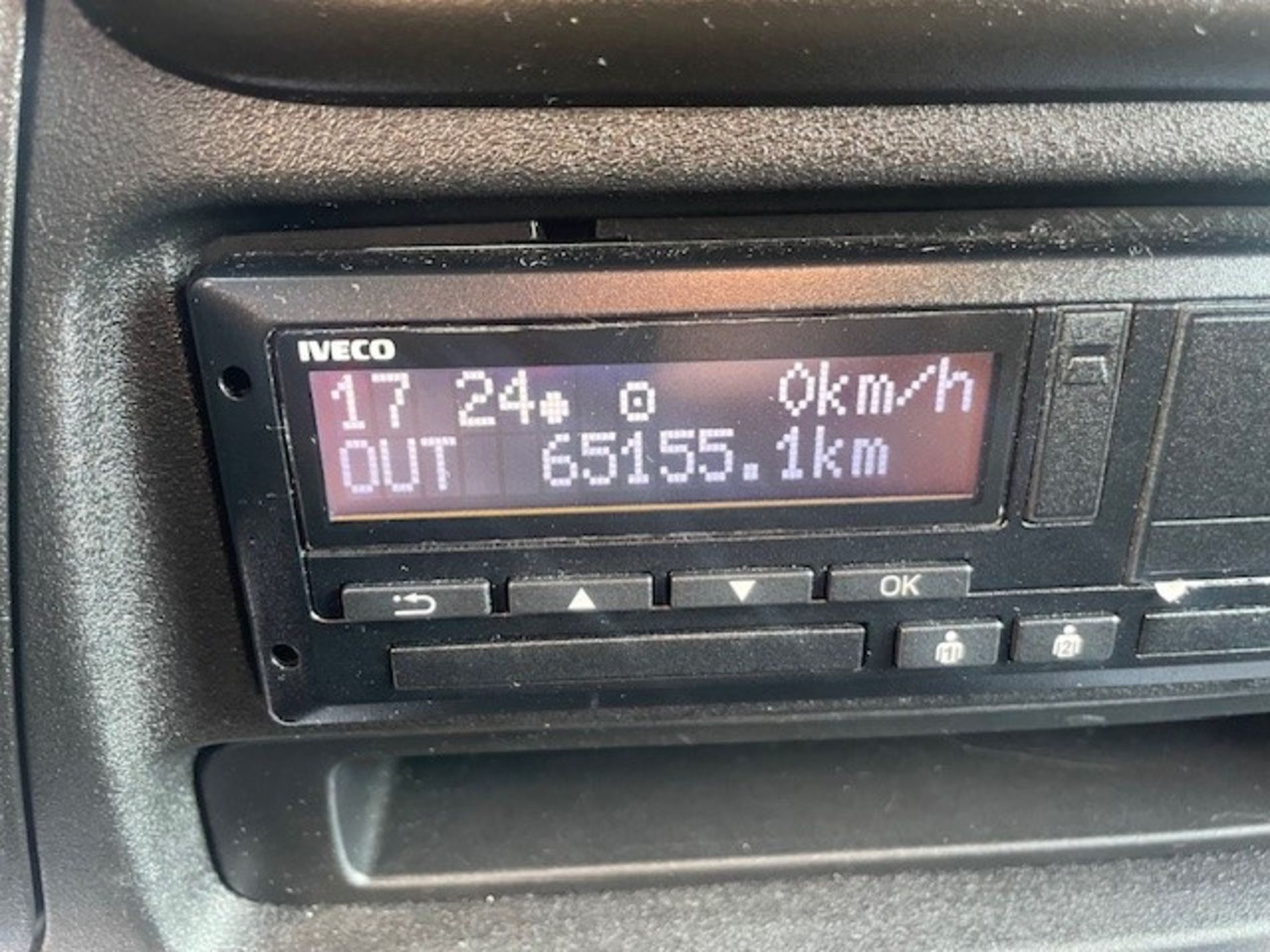 IVECO DAILY 72C18 AUTOMATICO CON BOX E SPONDA BATTUTA - AUTO INDUSTRIALE BERGAMASCA