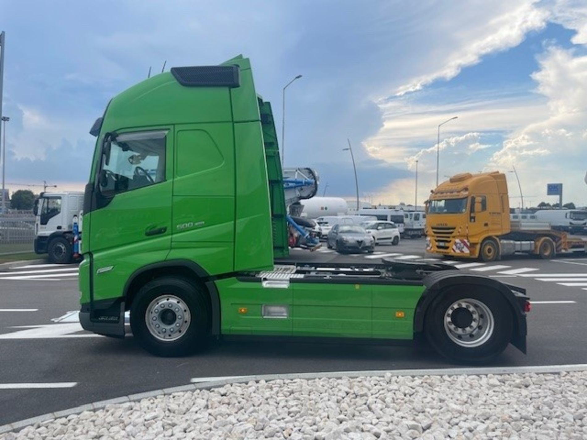 VOLVO TRUCKS VOLVO FH 13.500  - AUTO INDUSTRIALE BERGAMASCA