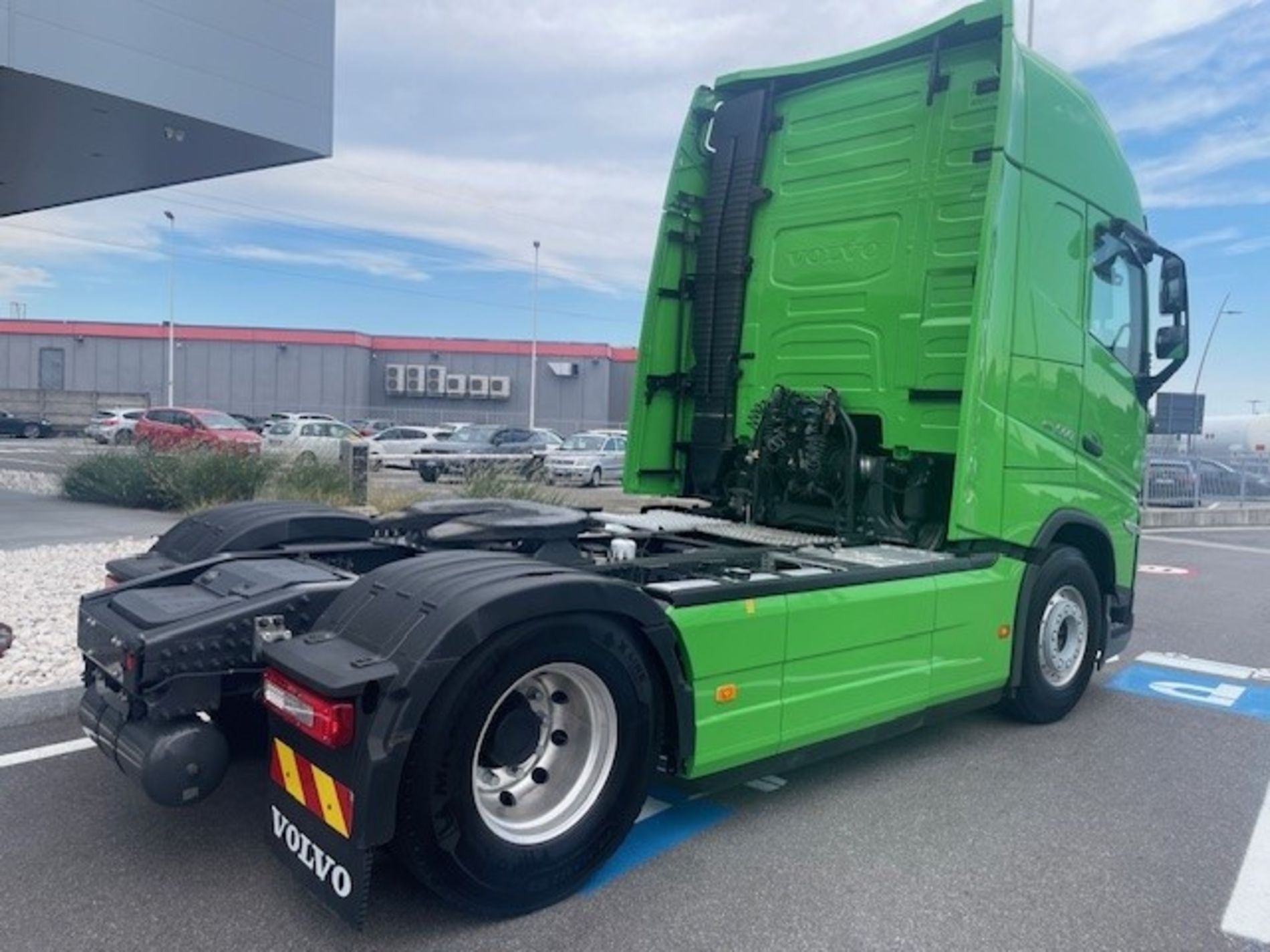 VOLVO TRUCKS VOLVO FH 13.500  - AUTO INDUSTRIALE BERGAMASCA