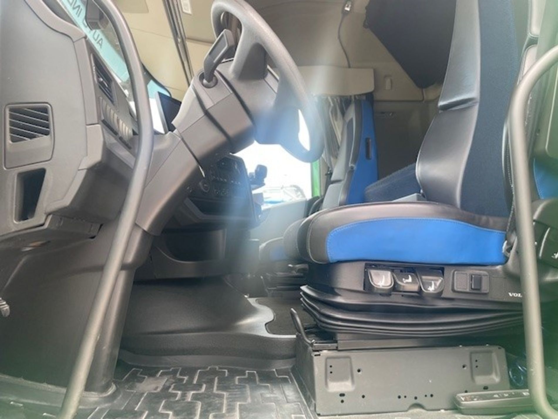 VOLVO TRUCKS VOLVO FH 13.500  - AUTO INDUSTRIALE BERGAMASCA